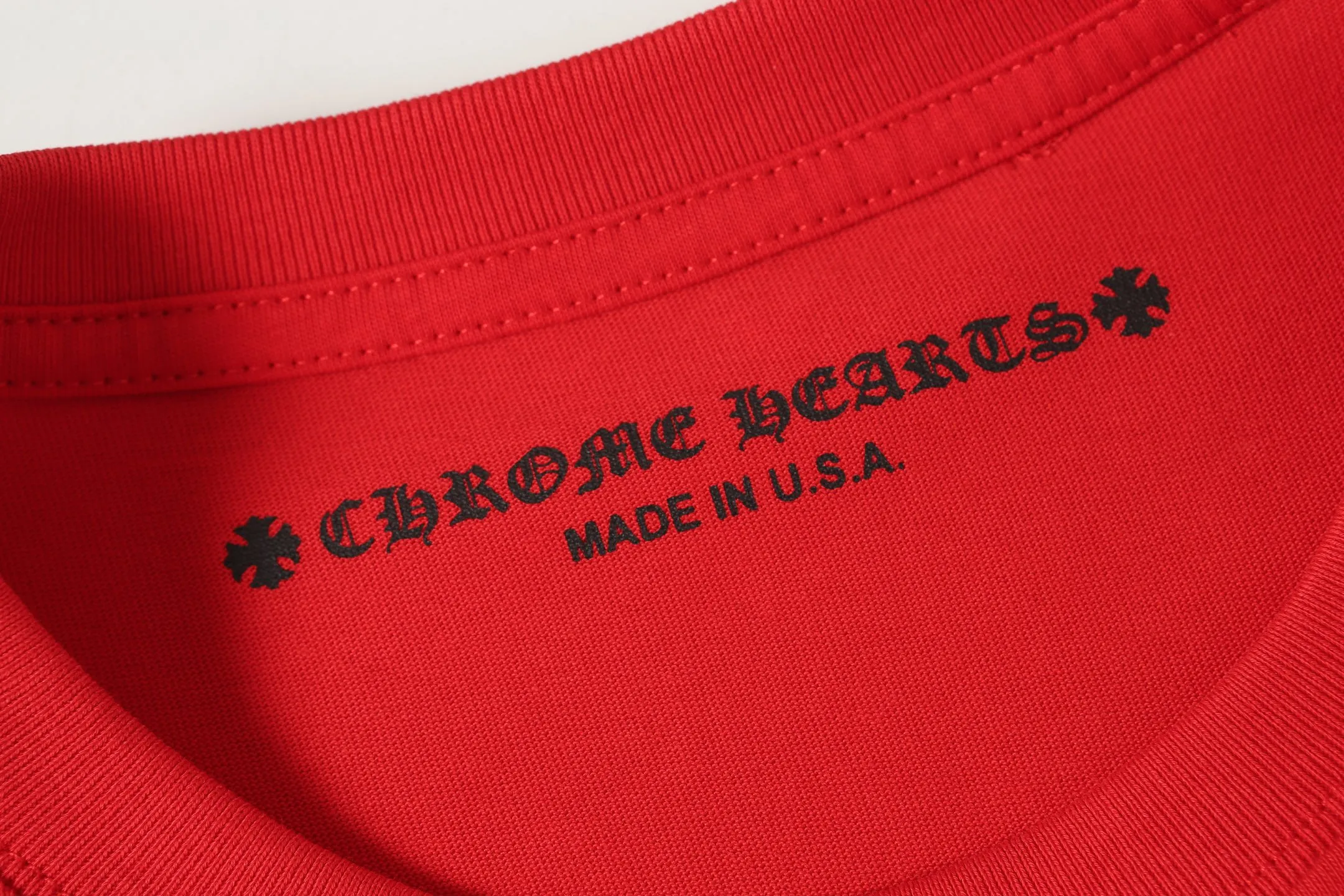 P160 Cross-border quantity model. If you pursue quality, please do not place an order. -Chrome Hearts/Chrome Hearts Sanskrit color printed graffiti ✍️Best-selling long-sleeved T-shirt -High weight, high density and high quality. The wool is soft, delicate and skin-friendly. It feels soft and silky. It has excellent warmth and skin-friendly properties.